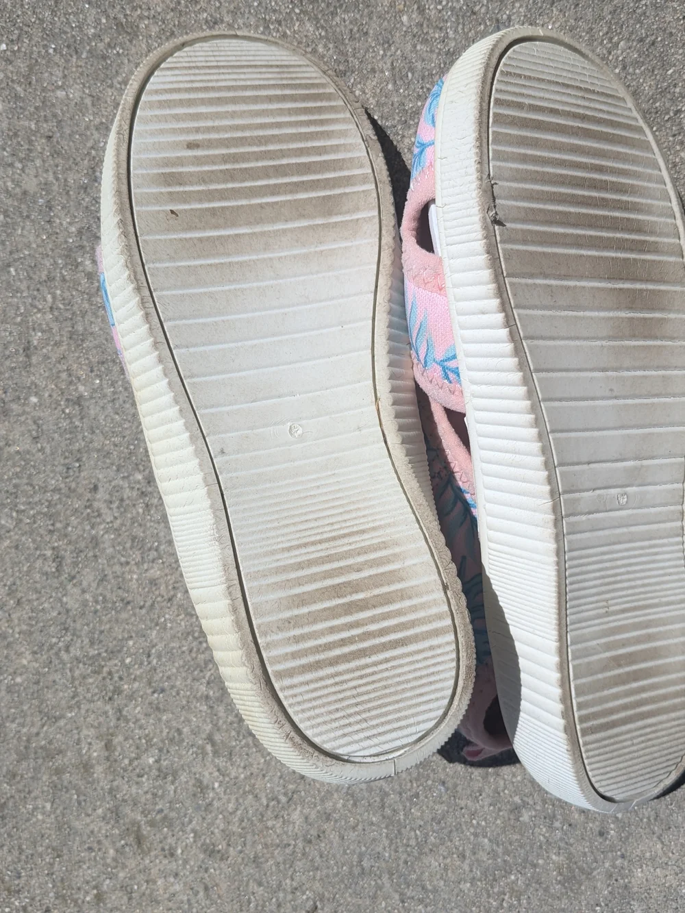 Hudson Baby Pink Slip-On Water Shoes with Aqua Green Leaf Print Like New